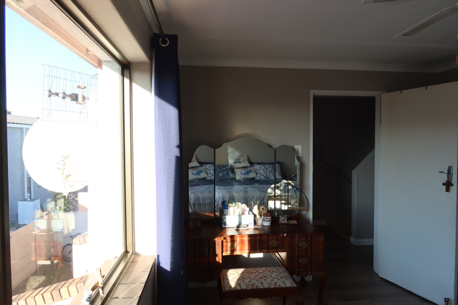 2 Bedroom Property for Sale in Goodwood Park Western Cape